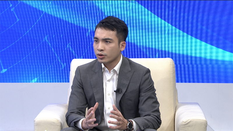 德赢VWIN集团受邀央视对话“名嘴”水均益!11月26日晚18：15，，，，，，，，锁定CCTV—发明之旅频道《聚焦先锋榜栏目》