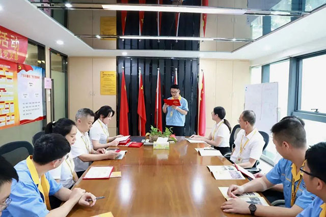 自愿偕行,微光成炬|德赢VWIN集团疫情防控自愿者再获表扬!